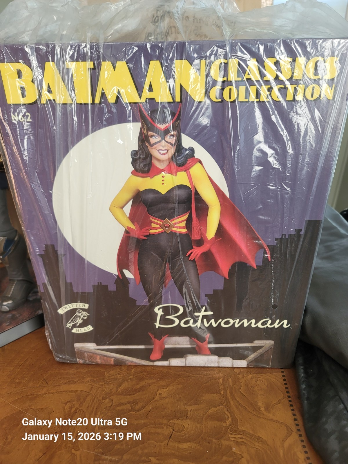 GOLDEN AGE BATWOMAN STATUE Tweeterhead 1/6 Scale Batman Classics NEW IN BOX GOLDEN AGE BATWOMAN STATUE Tweeterhead 1/6 Scale Batman Classics NEW IN BOX