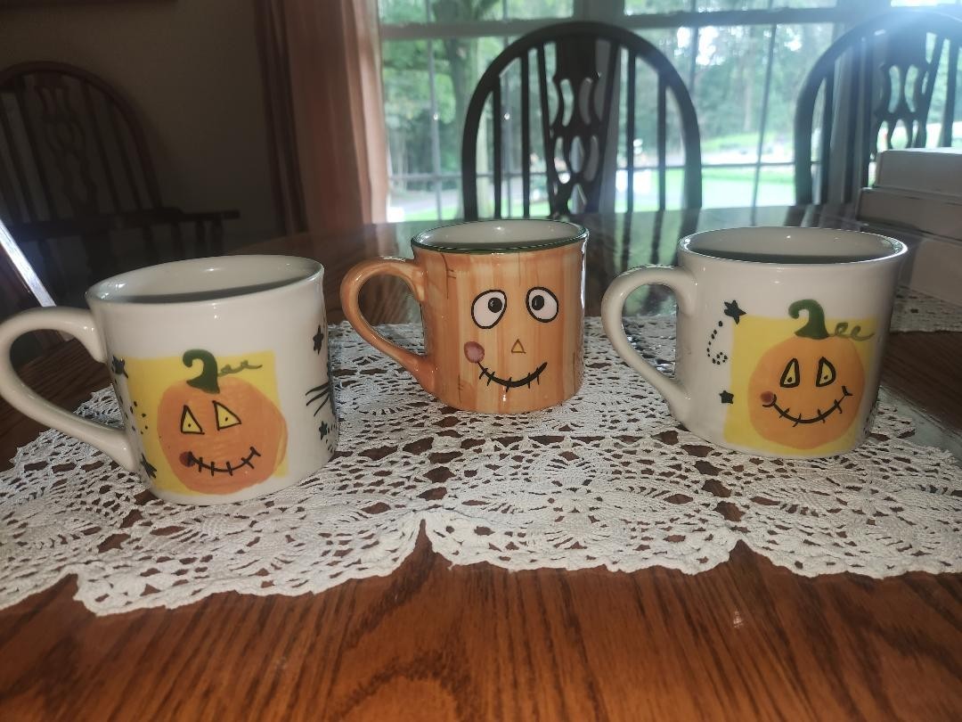 3 VTG Hartstone Halloween Mugs 2 