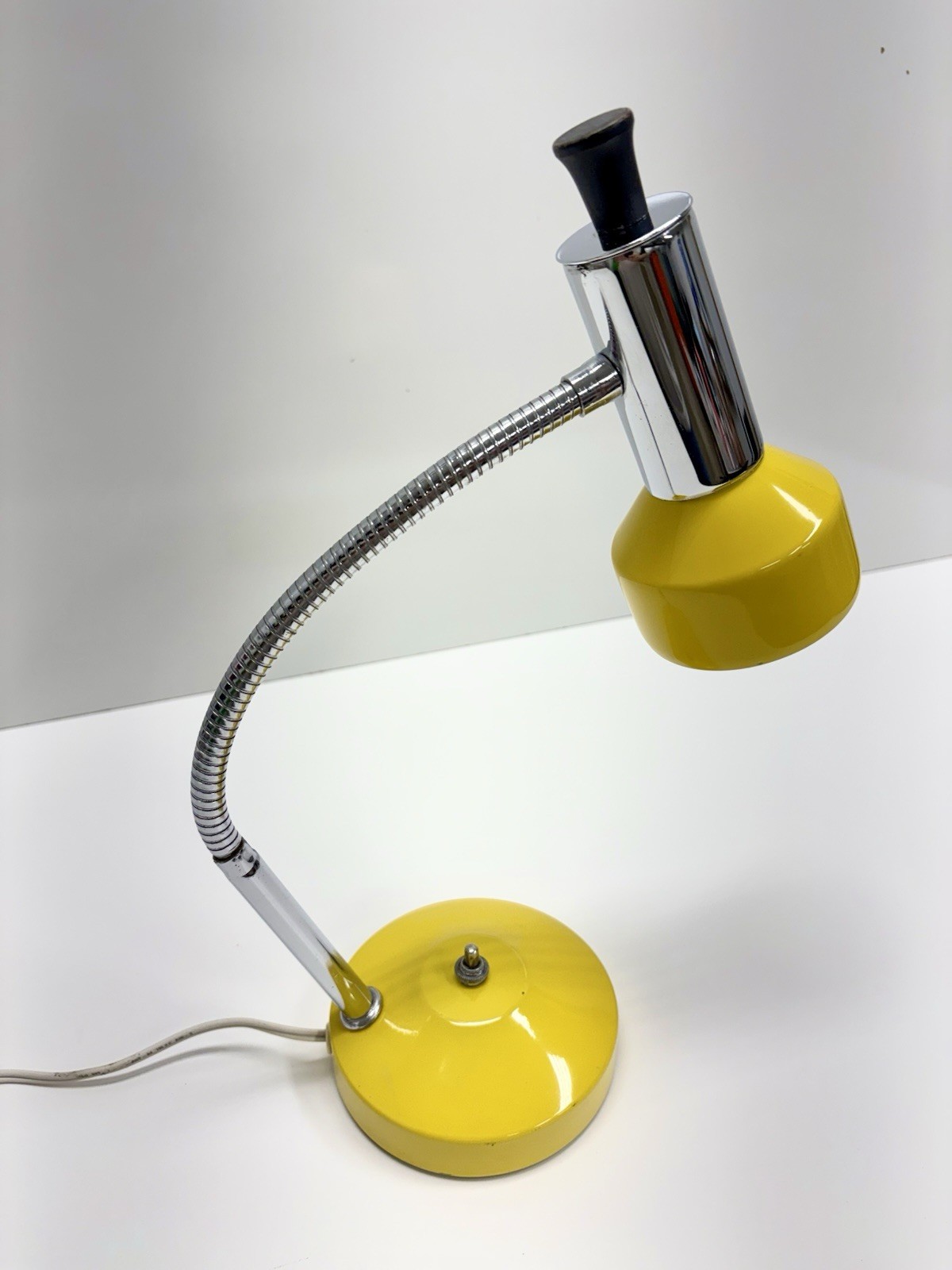 Vintage 1960s 1970s Retro MCM Space Age Yellow Chrome Gooseneck Table Desk Lamp