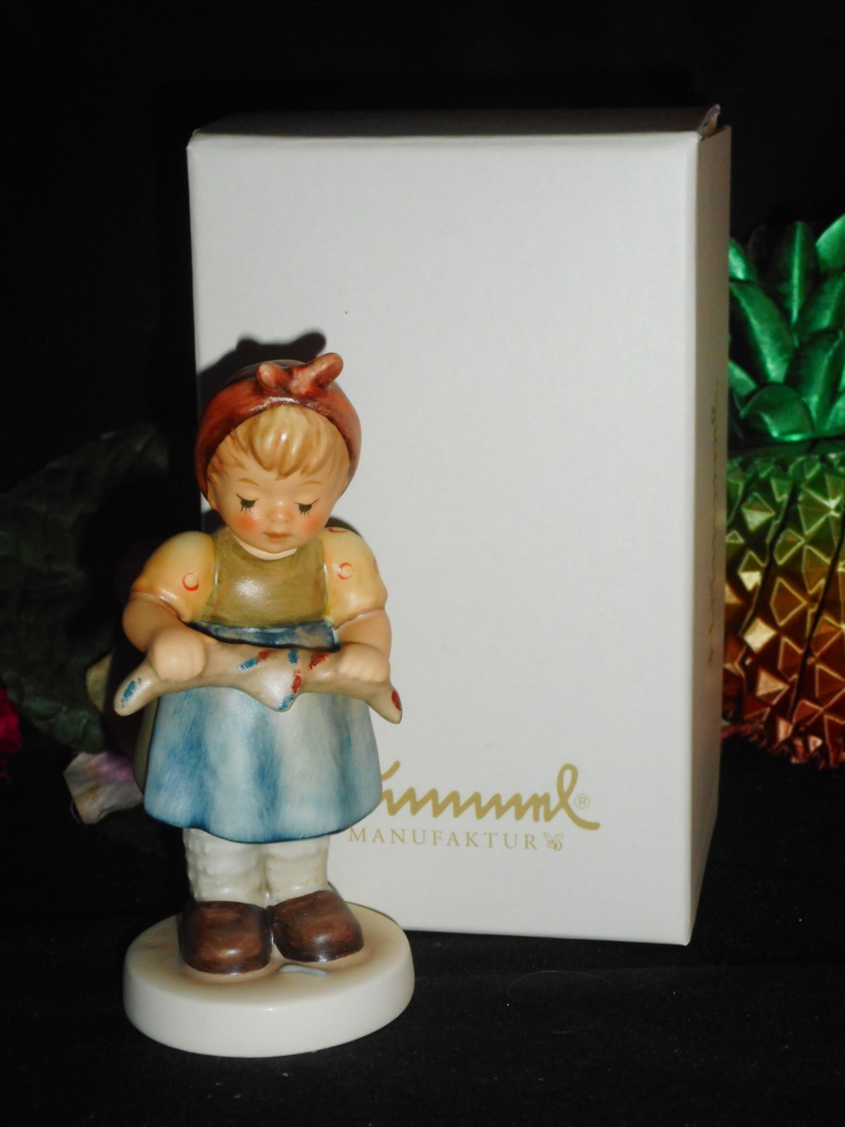 HUMMEL FIGURINE 2397 GIRL WASHING 2018 EXCLUSIVE CLUB EDITION TMK 11 MINT IN BOX