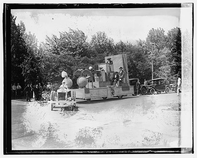 Photo:Patrick Henry Float 1923 Parade Automobile Float
