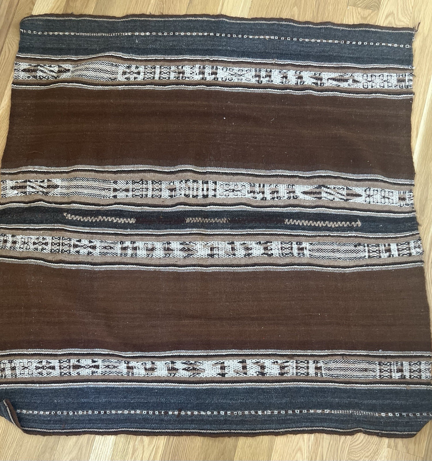 Vintage Bolivian Aymara awayu Woven Wool Manta Textile Tapestry 41 x 44in Vintage Bolivian Aymara awayu Woven Wool Manta Textile Tapestry 41 x 44in