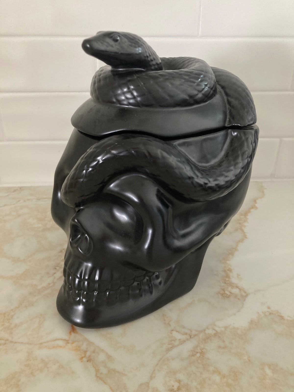 Williams Sonoma Spooky Soirée Cookie Jar Skull Black With Snake NEW Williams Sonoma Spooky Soirée Cookie Jar Skull Black With Snake NEW