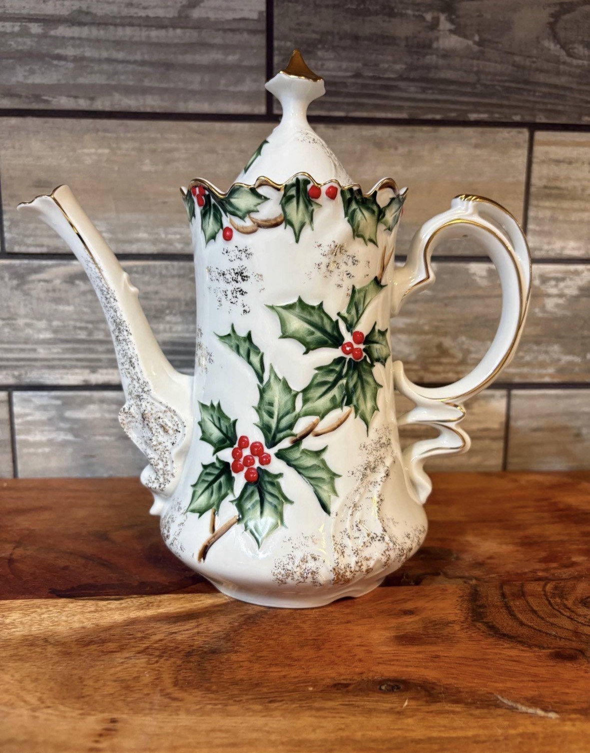 VINTAGE LEFTON “HOLLY GARLAND” FANCY CHRISTMAS TEAPOT - NE1964 - Rare