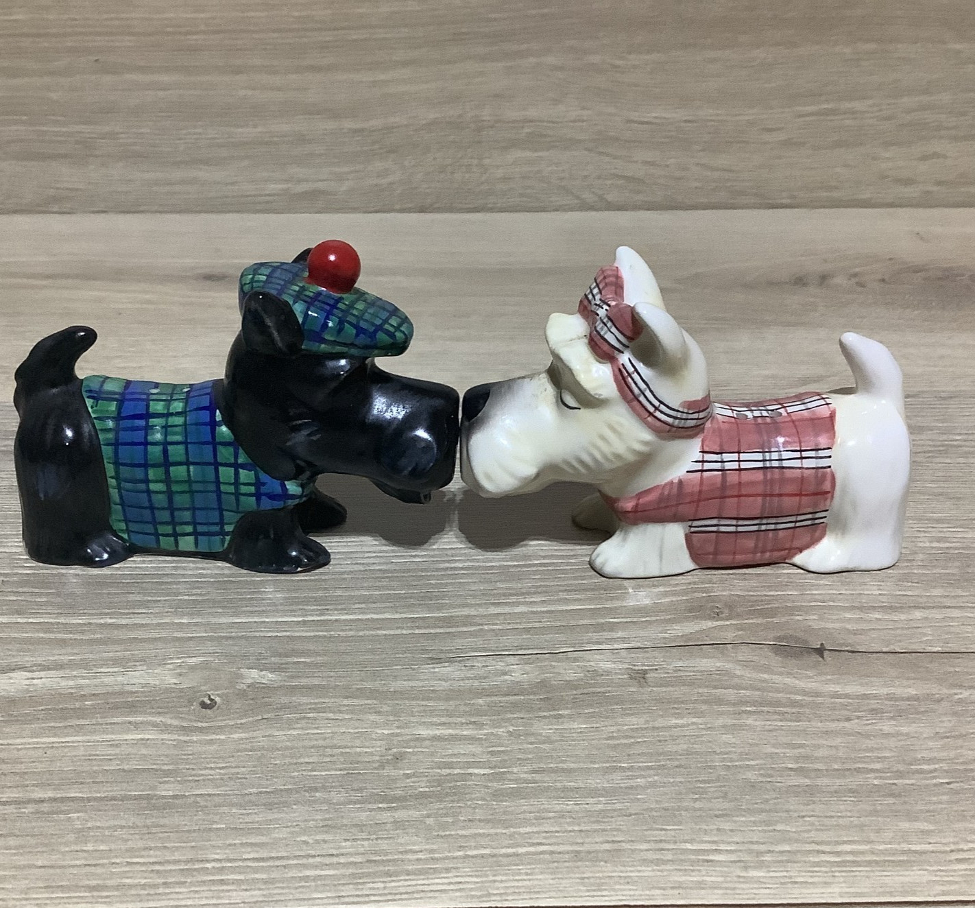 VTG Westland Scottie Dog Salt & Pepper Shakers Magnetic Kissing - Tartan Plaid