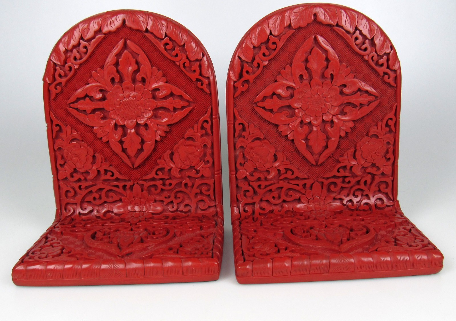 PAIR OF ANTIQUE CINNABAR LACQUER BOOK ENDS - QING DYNASTY - 19TH CENTURY