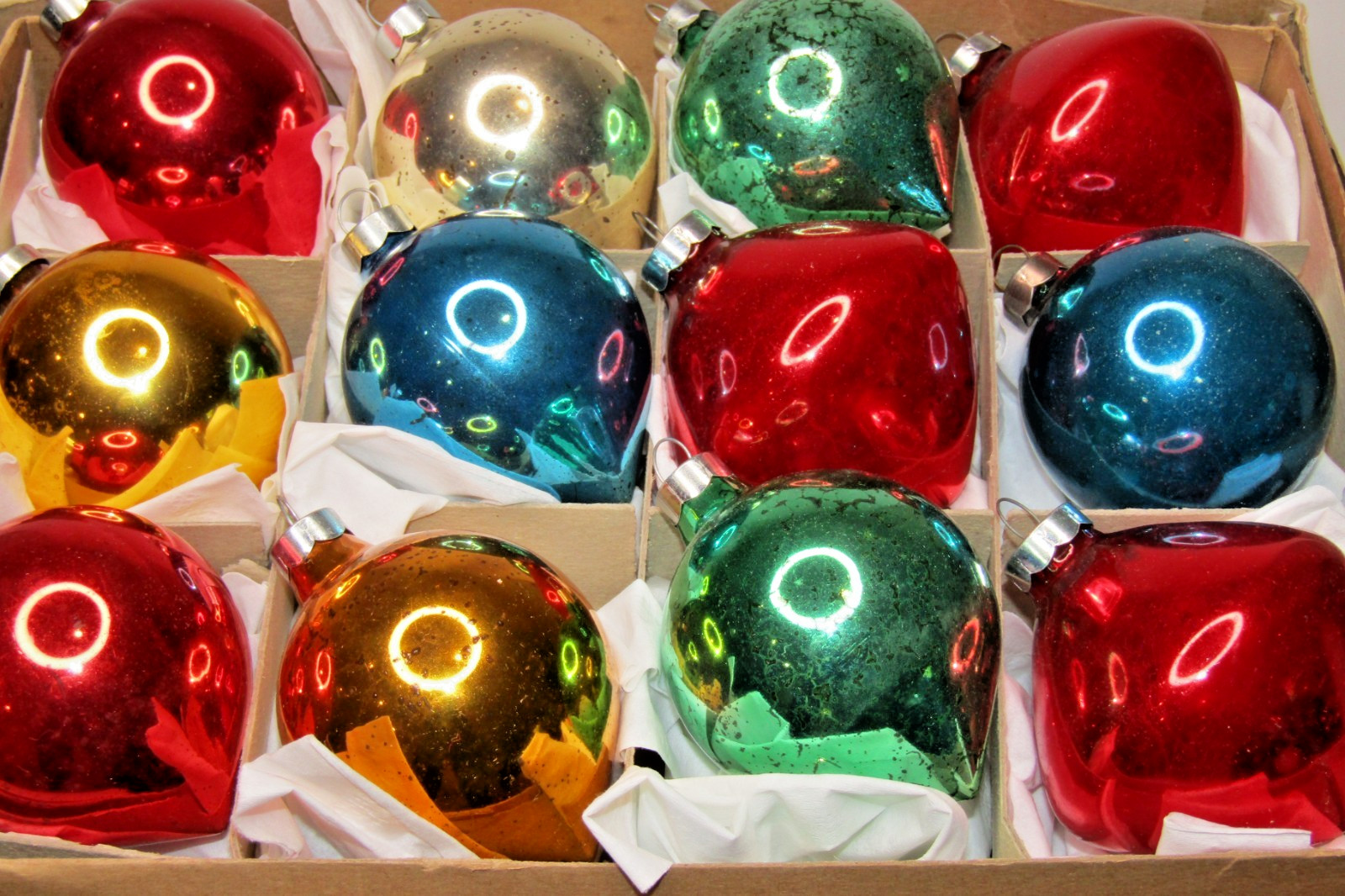 Lot Vintage 50\'s Blown Glass UFO Shaped DROP BALL Christmas Ornaments Paragon