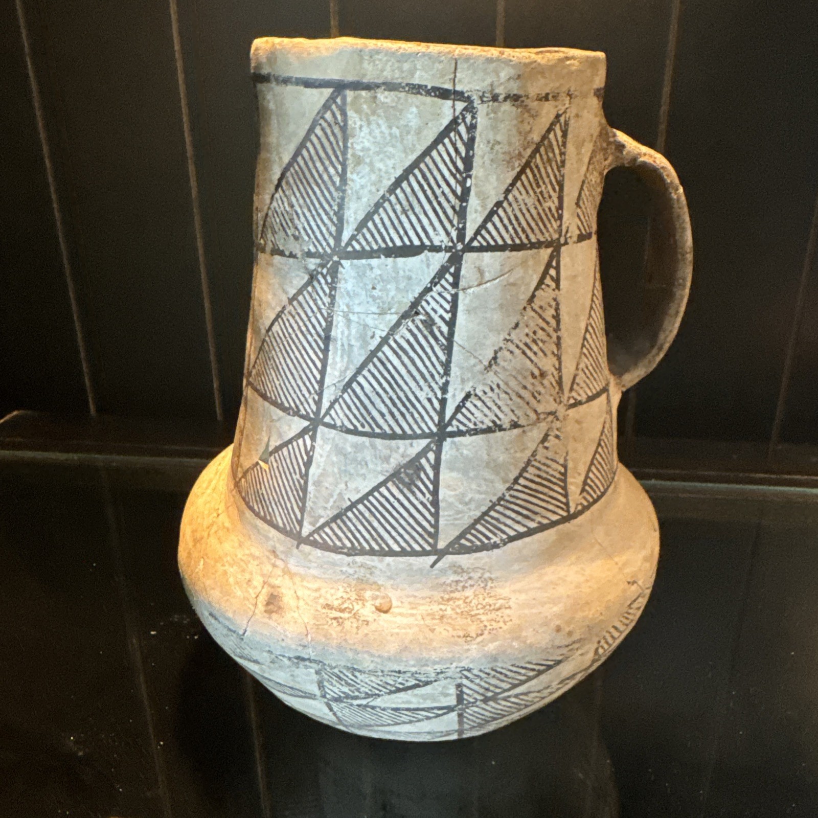 Prehistoric Anasazi Chaco Canyon white on black jug 