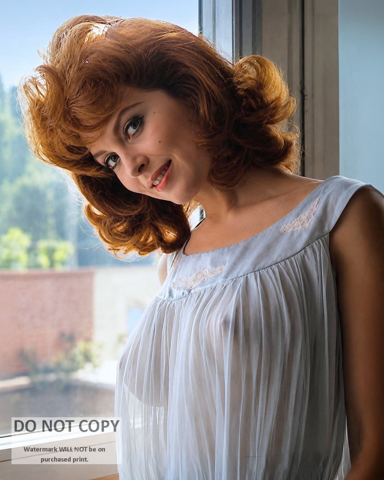 ACTRESS TINA LOUISE PIN UP - 8X10 PUBLICITY PHOTO (CP-126)