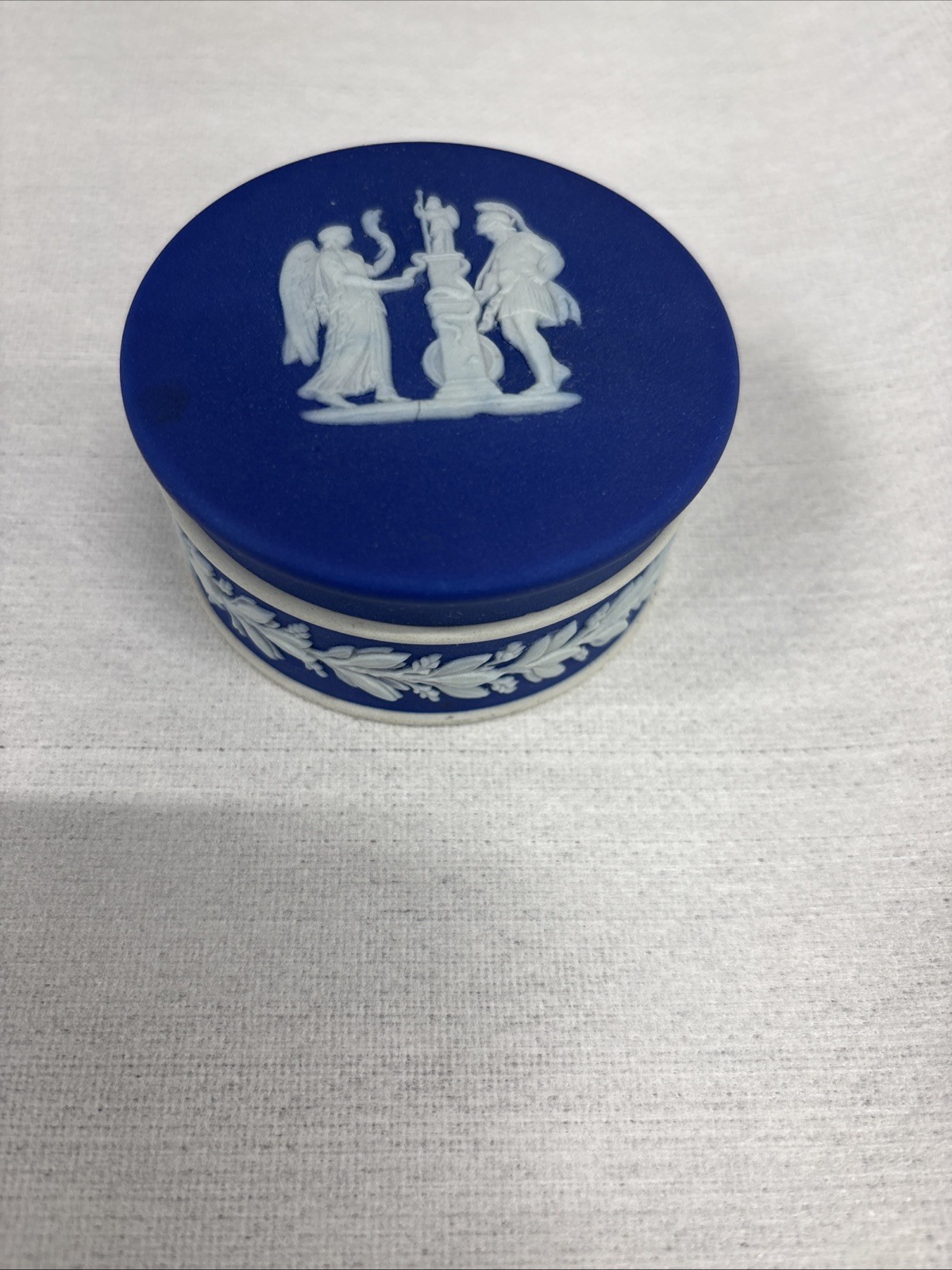 Antique Wedgwood Cobalt Blue Jasperware Trinket Box Depicting War & Victory Antique Wedgwood Cobalt Blue Jasperware Trinket Box Depicting War & Victory