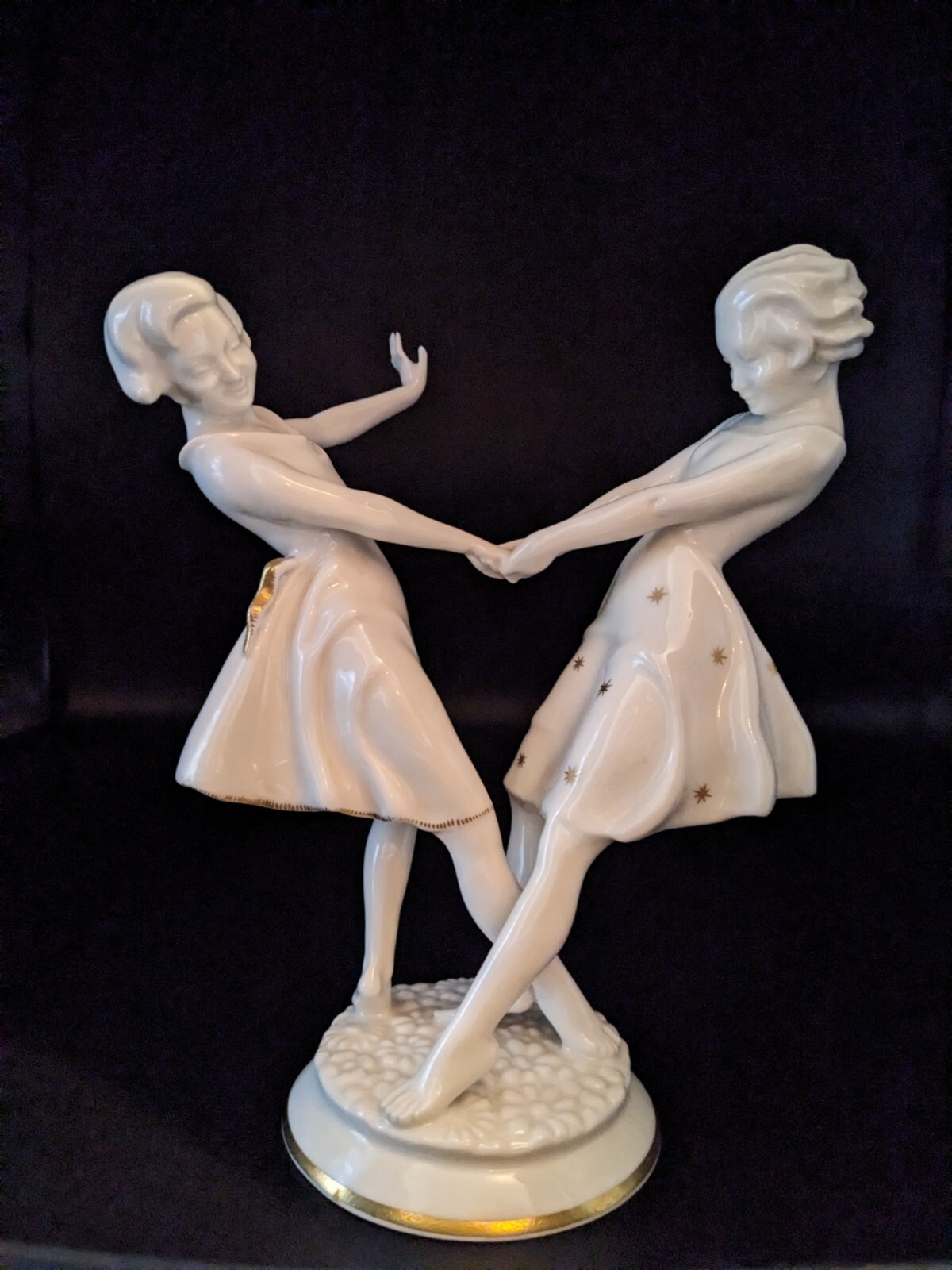 Vintage Germany Hutschenreuther Porcelain Figurine Reigenspeil Round Dance 8.5 Vintage Germany Hutschenreuther Porcelain Figurine Reigenspeil Round Dance 8.5