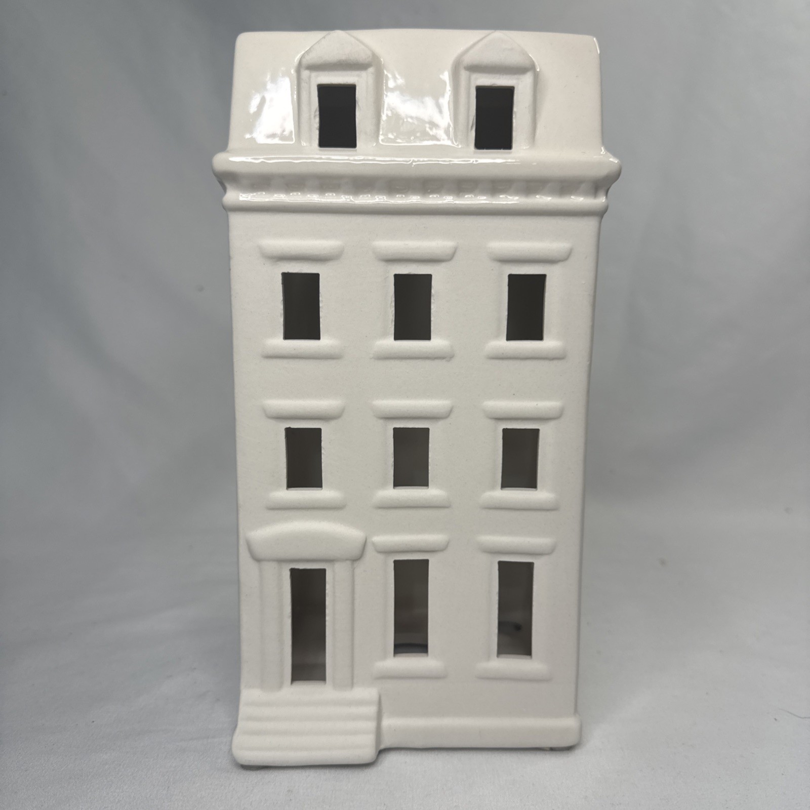Crate and Barrel White Ceramic Brownstone Federal Tall Village House EUC