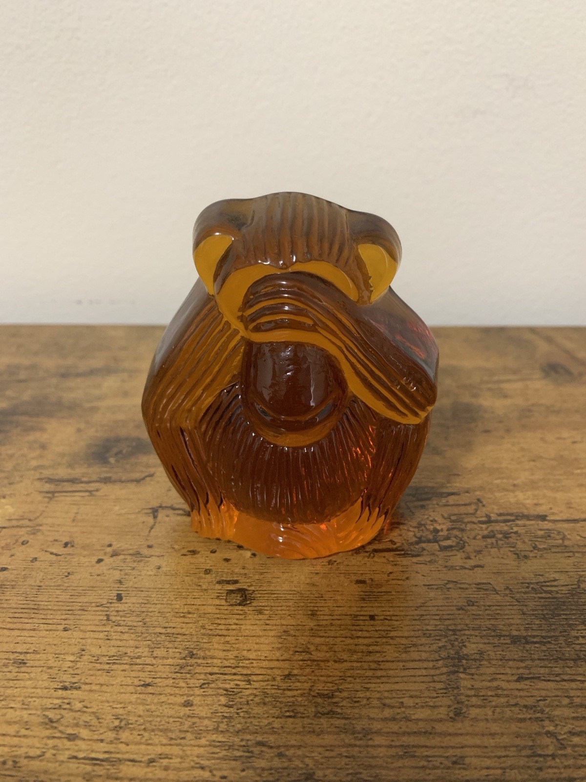 VTG VIKING ART GLASS MONKEY APE SEE NO EVIL PAPERWEIGHT WITH VIKING STICKER