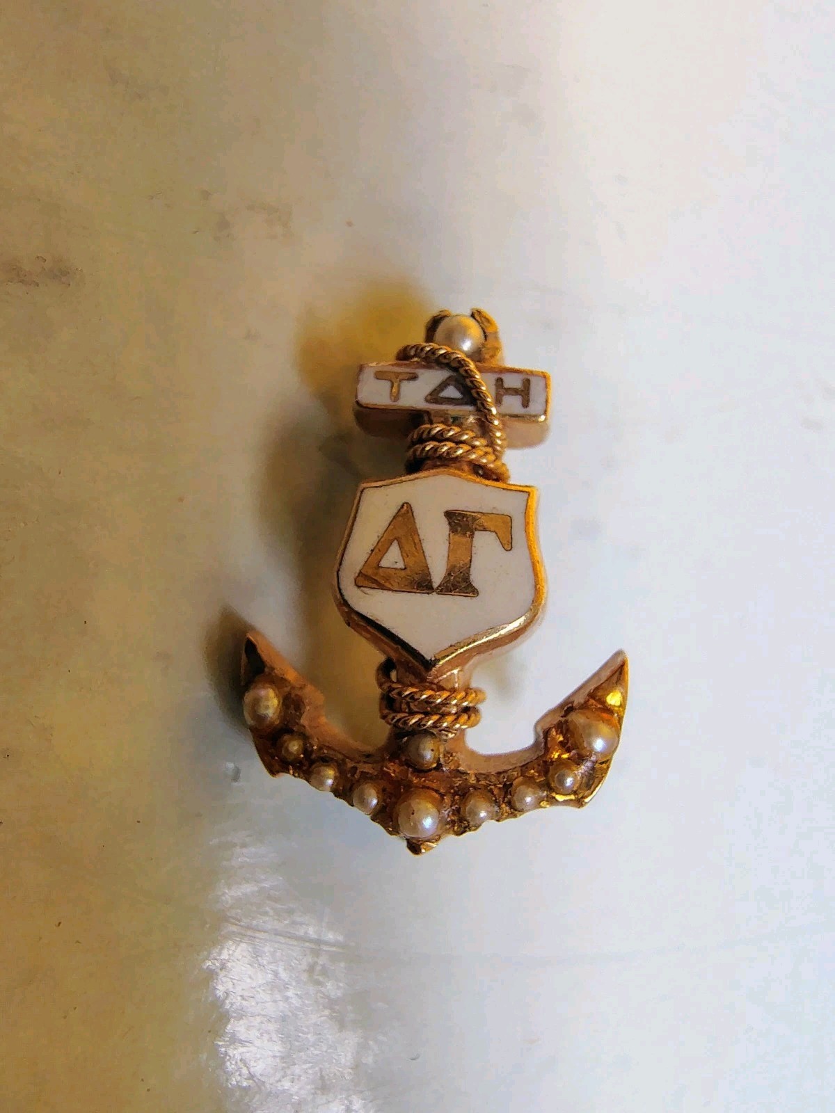 Vintage 1973 Balfour 10K Gold Delta Gamma Sorority Anchor Pin Pearl Badge Delta Vintage 1973 Balfour 10K Gold Delta Gamma Sorority Anchor Pin Pearl Badge Delta