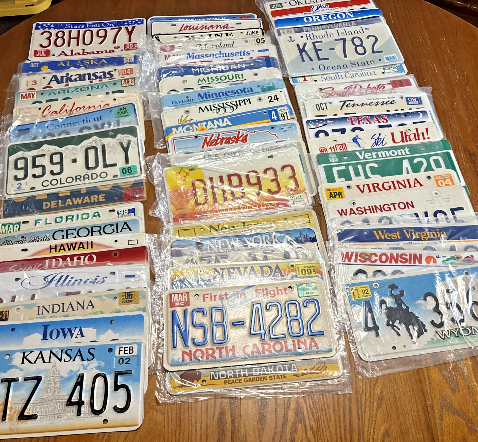 COMPLETE SET - ALL 50 STATES USA LICENSE PLATES.    A Lot Of Good ones. See Pics