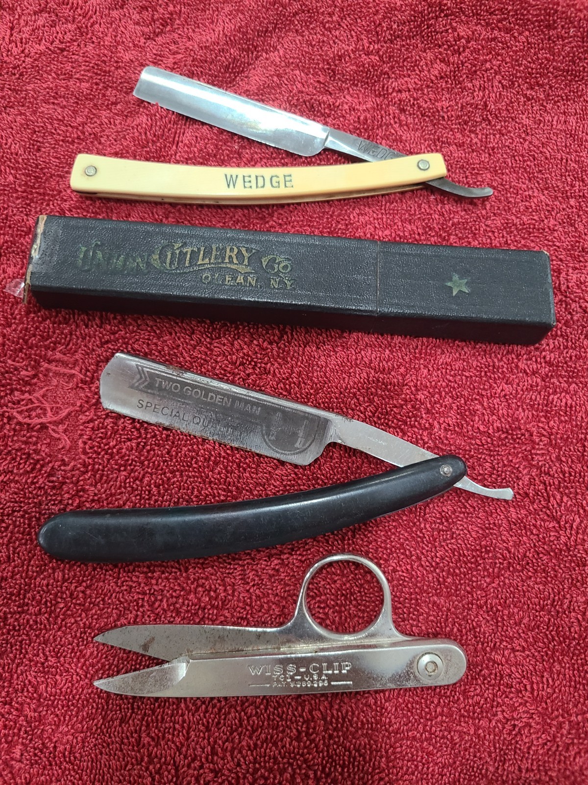 VTG. 2 PCS STRAIGHT RAZORS UNION CUTLERY TWO GOLDEN MAN AND WISS CLIP SCISSORS VTG. 2 PCS STRAIGHT RAZORS UNION CUTLERY TWO GOLDEN MAN AND WISS CLIP SCISSORS