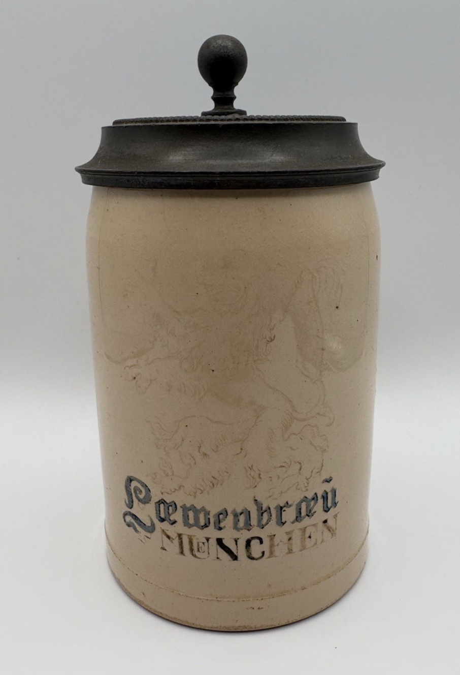 Vintage Stoneware Lowenbrau Munich Munchen 0.5L Beer Stein w/ Lid