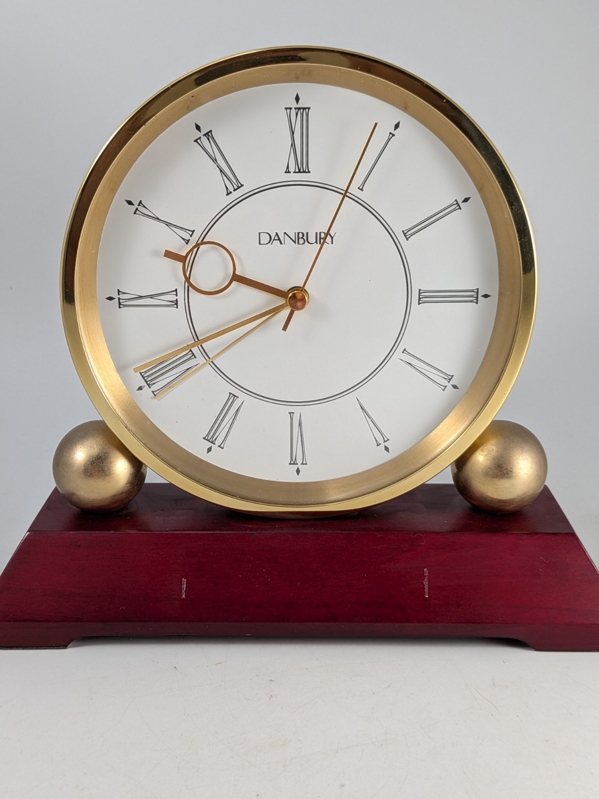 Elegant Vintage Danbury Brass and Wood Mantle Clock with Alarm. 5.5