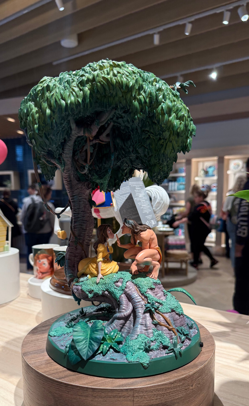 Disney  D23 Expo Event Day Tarzan Jane 25th Anniversary Light Up Figurine NEW
