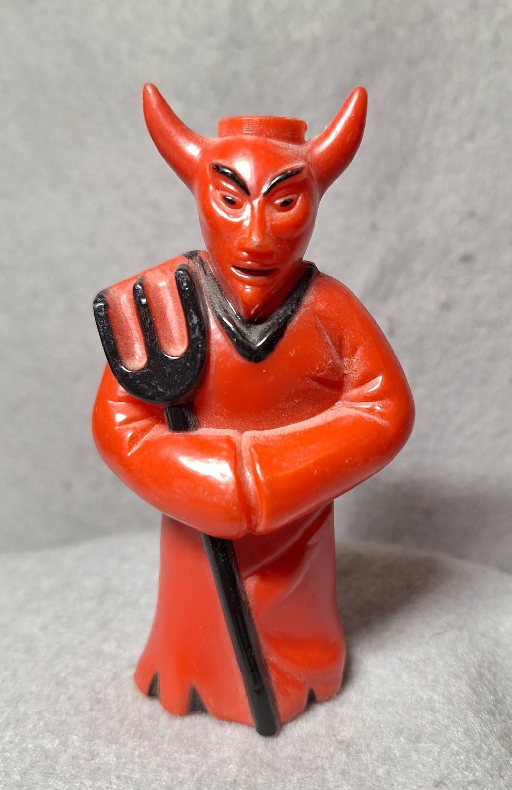 vintage Halloween DEVIL blowmold , light cover, great color vintage Halloween DEVIL blowmold , light cover, great color