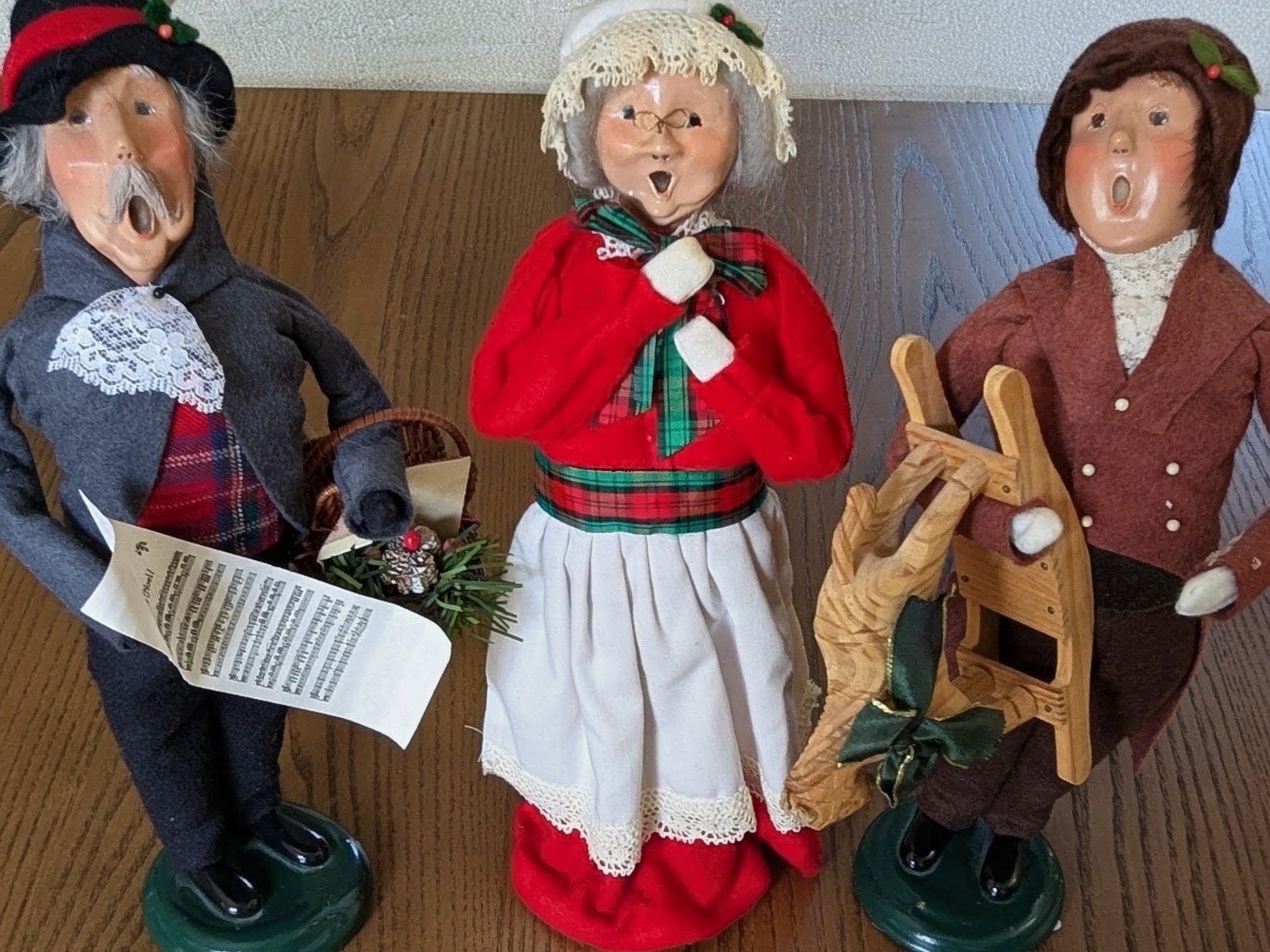 Vintage Byers Choice Carolers Lot (3) 1985 Mrs Claus, Grandfather, Man with Sled Vintage Byers Choice Carolers Lot (3) 1985 Mrs Claus, Grandfather, Man with Sled