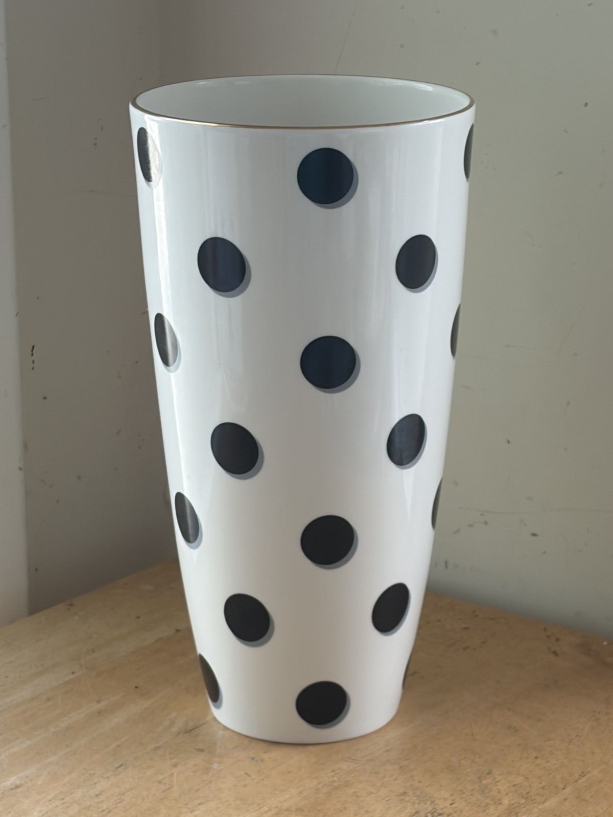 Lenox Kate Spade New York Daisy Place Polka Dots Vase - 9 Lenox Kate Spade New York Daisy Place Polka Dots Vase - 9