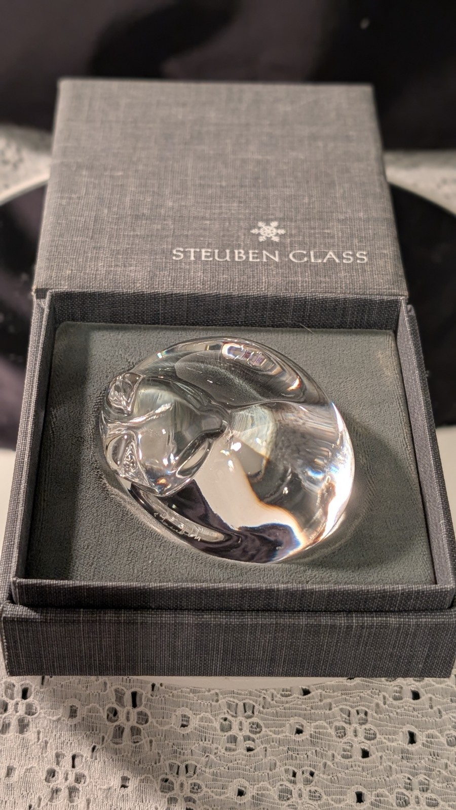 MINT Signed Steuben Crystal Sleeping Cat Hand Cooler Paperweight #5520 w/ Origin MINT Signed Steuben Crystal Sleeping Cat Hand Cooler Paperweight #5520 w/ Origin
