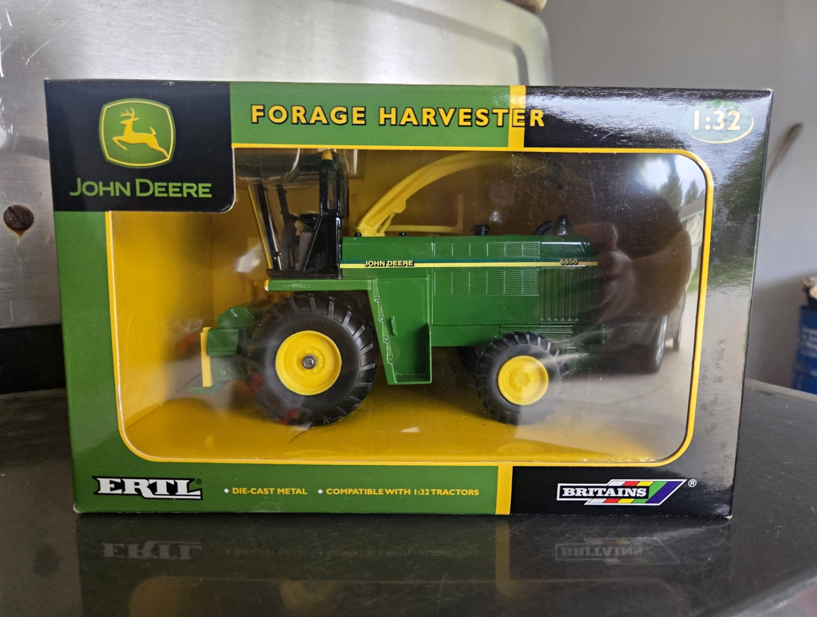 John Deere Forage Harvester 1/32 Die-Cast Metal ERTL Britains 15644 John Deere Forage Harvester 1/32 Die-Cast Metal ERTL Britains 15644