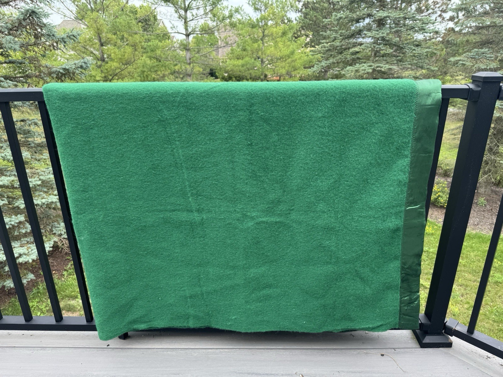 Vintage St Mary\'s Green Satin Trim 100% Wool Blanket 72\