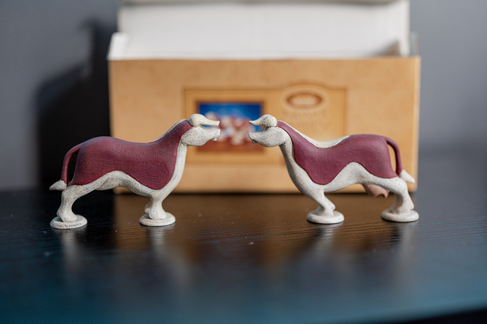 Demdaco Noahs Family Cow Pair Red Cream 2004 RJ Resin Farm Animal Ark Figurines
