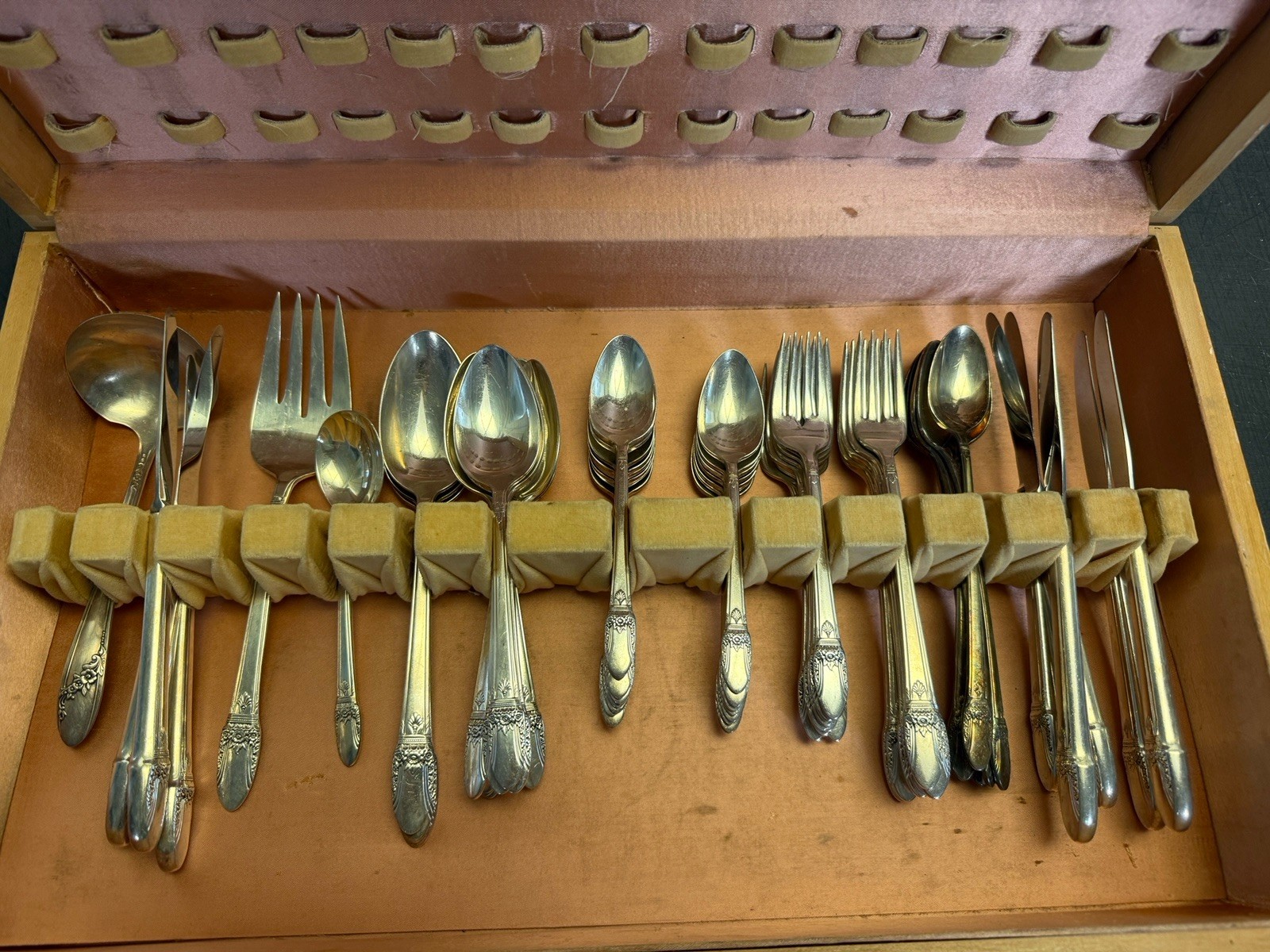 Vintage 1847 Rogers Bros. silver plated flatware \ Vintage 1847 Rogers Bros. silver plated flatware \