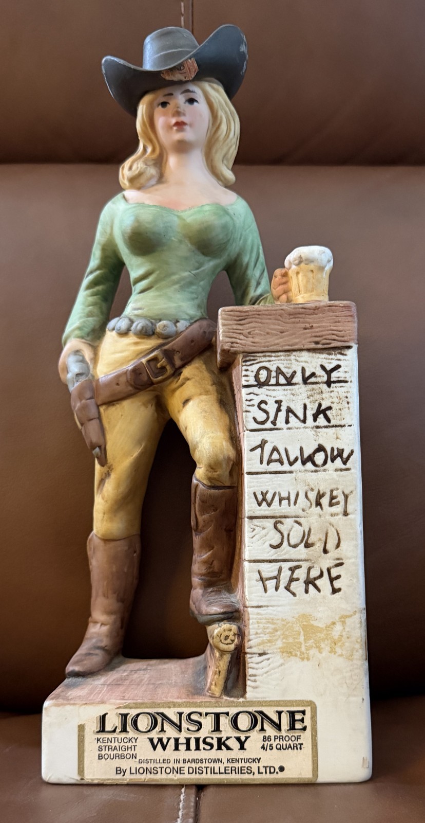 VINTAGE 1973 LIONSTONE COWGIRL \ VINTAGE 1973 LIONSTONE COWGIRL \
