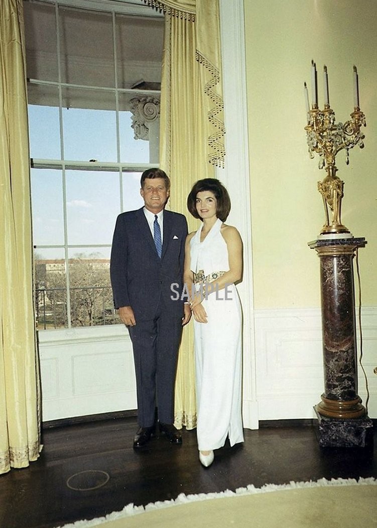 1962 PRESIDENT & MRS KENNEDY White House Yellow Room 5x7 Borderless PHOTO 1962 PRESIDENT & MRS KENNEDY White House Yellow Room 5x7 Borderless PHOTO
