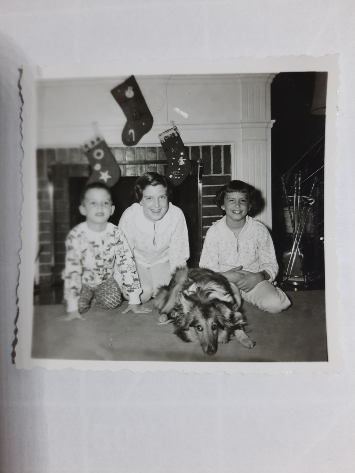 Vintage 1950s B&W Snapshot Photo  2 1/4