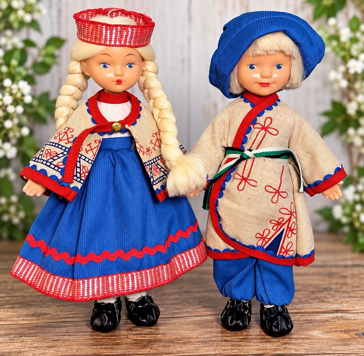 Vintage USSR Lenigrushka Janis & Mara Latvian Folk Dolls Pair Motovilova 11”