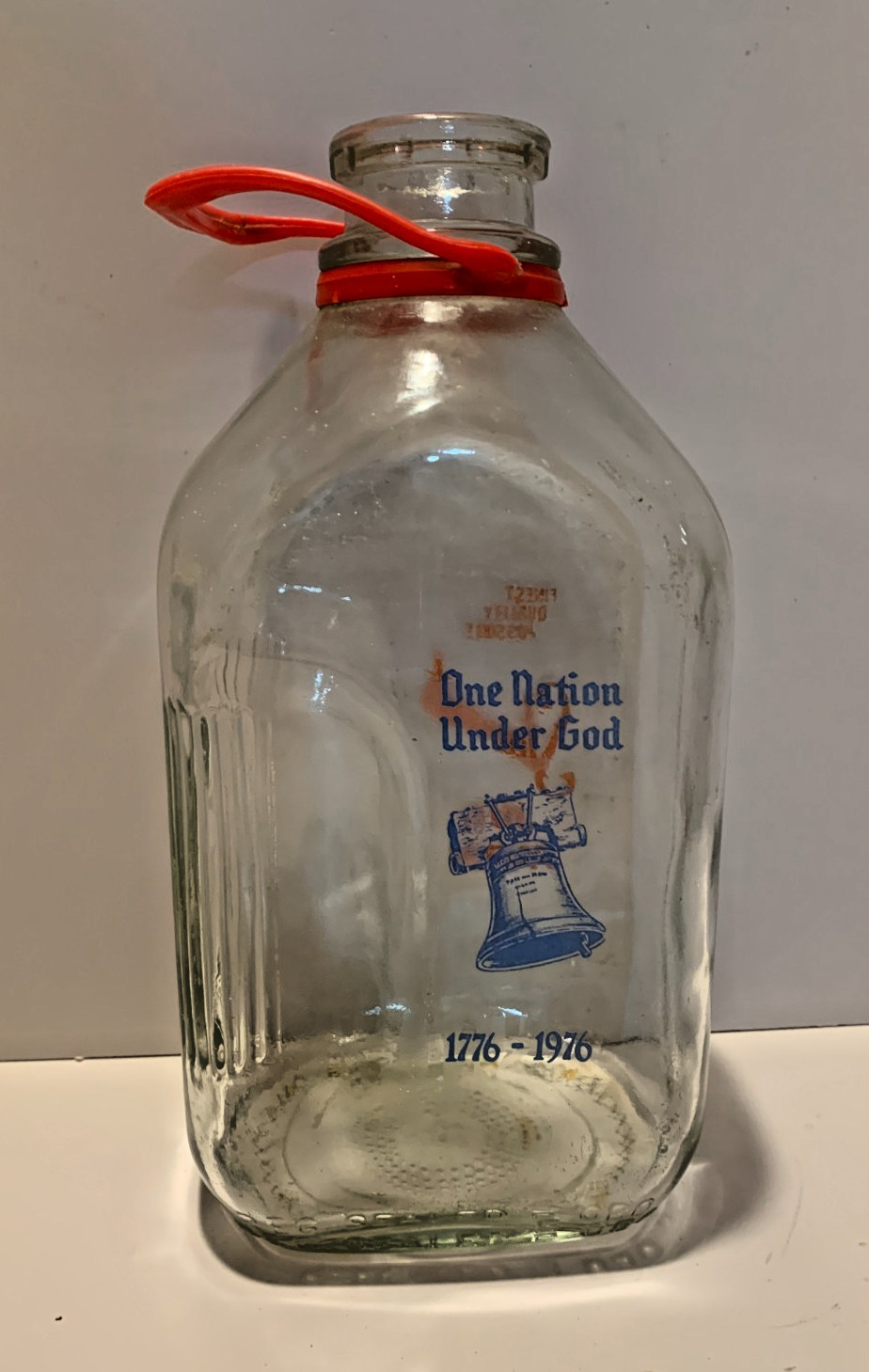 Vintage Stewarts Jug Farm Dairy Milk Bottle 1/2 Gallon 1776-1976 Liberty Bell