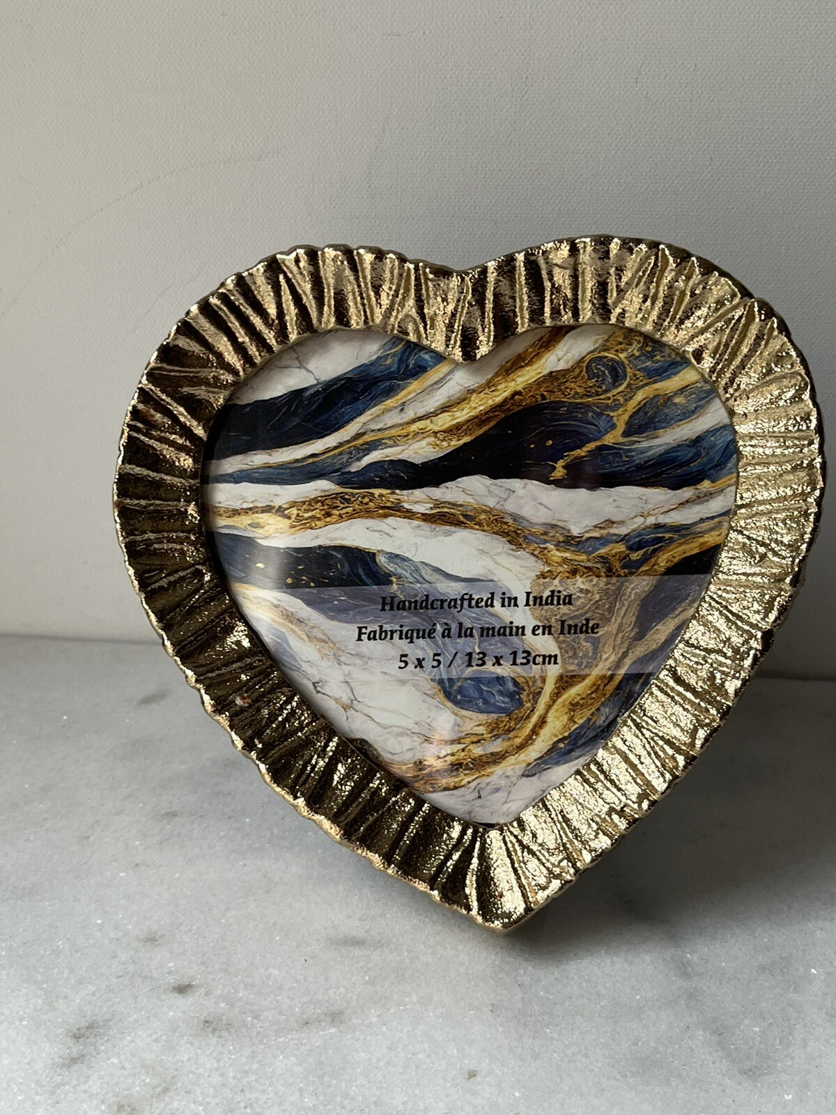 GOLD HEART SHAPED PHOTO FRAME 5x5” FREE STANDING (NEW) GOLD HEART SHAPED PHOTO FRAME 5x5” FREE STANDING (NEW)