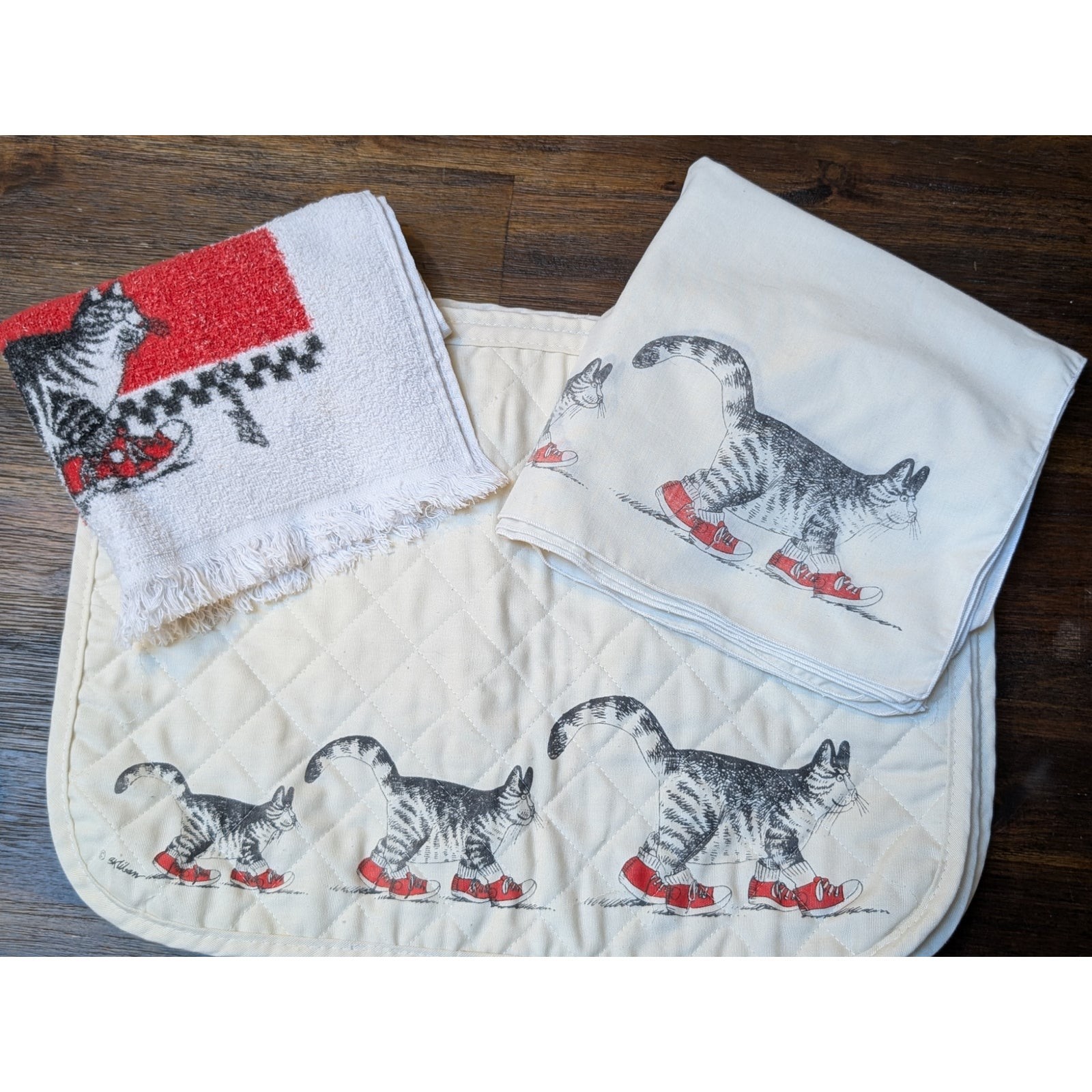 Vintage 70s B. Kliban Red Sneaker Cat Cloth Placemats Napkins and Towel Set Vintage 70s B. Kliban Red Sneaker Cat Cloth Placemats Napkins and Towel Set