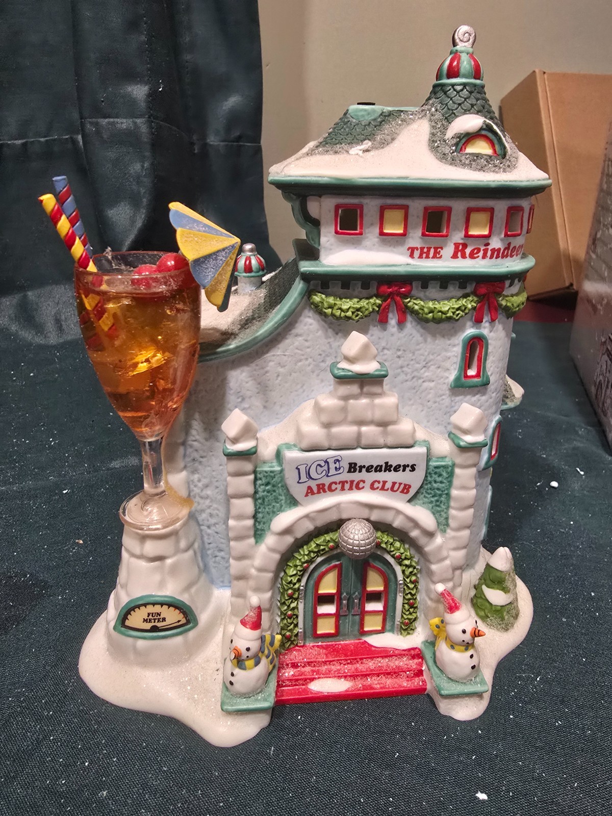 Dept 56 Christmas Village North Pole Ice Breakers Lounge *Missing Flags*