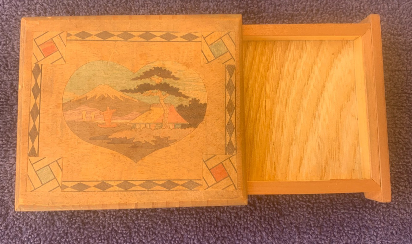Vintage Japanese Inlaid Wood Secret Drawer Himitsu-Bako Box 1940's Mt Fuji READ Vintage Japanese Inlaid Wood Secret Drawer Himitsu-Bako Box 1940's Mt Fuji READ
