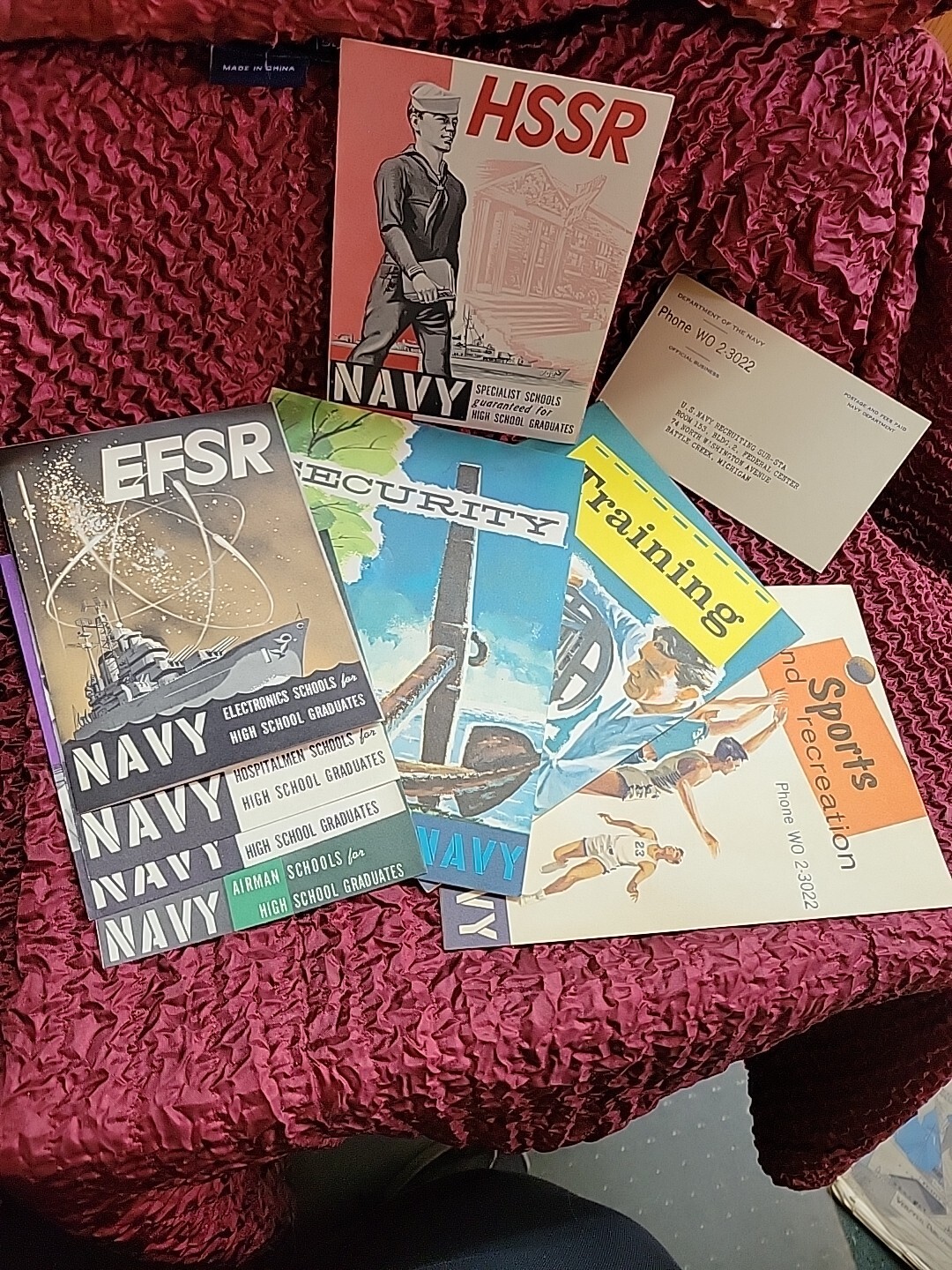 1960 THE U. S, NAVY Recruitment Brochures - 8 Pcs Training, Security, Sport Ect 1960 THE U. S, NAVY Recruitment Brochures - 8 Pcs Training, Security, Sport Ect