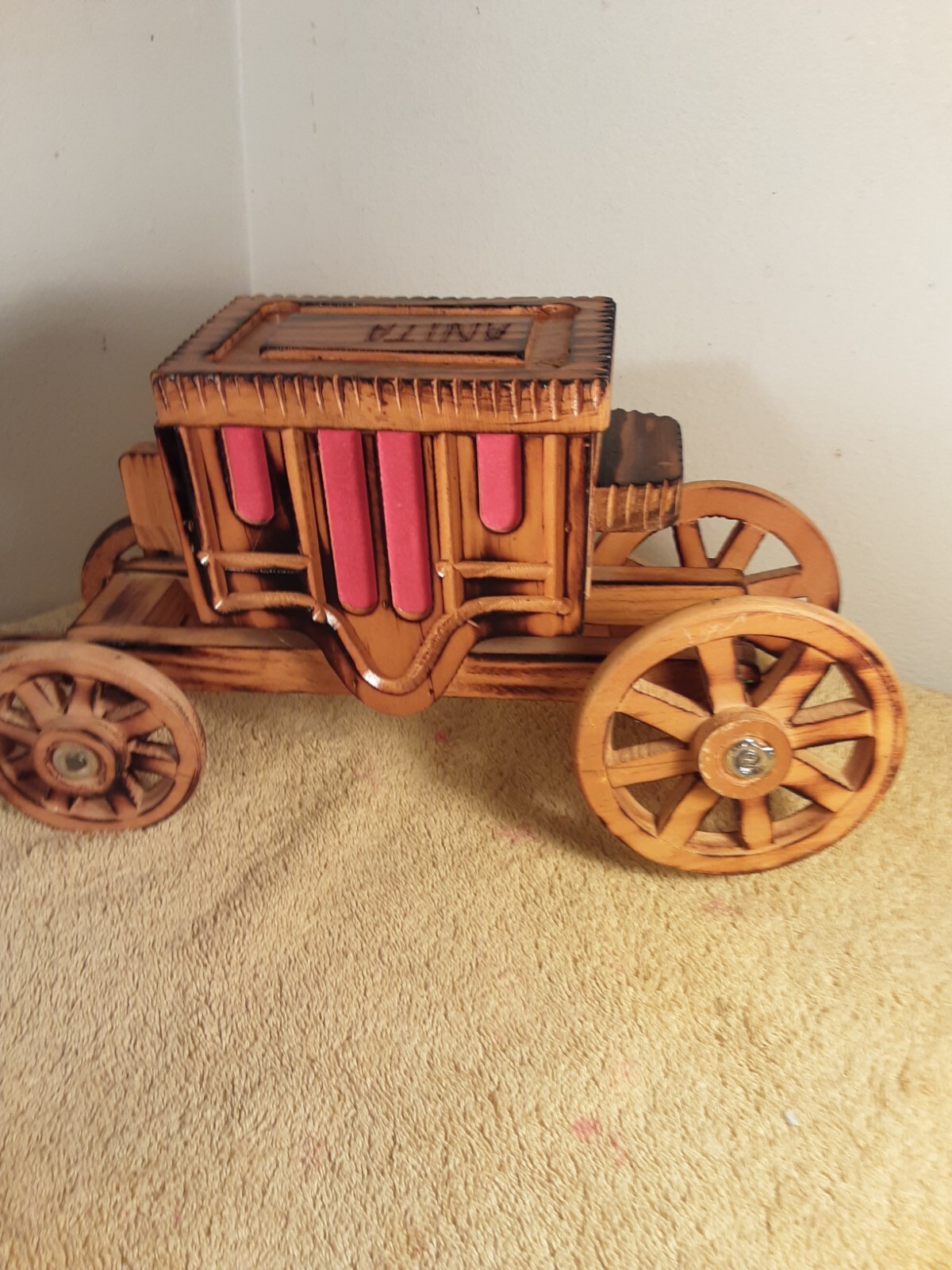 Very Vintage Collectible English Coach Carriage  W/ Top That Opens 14 by 4