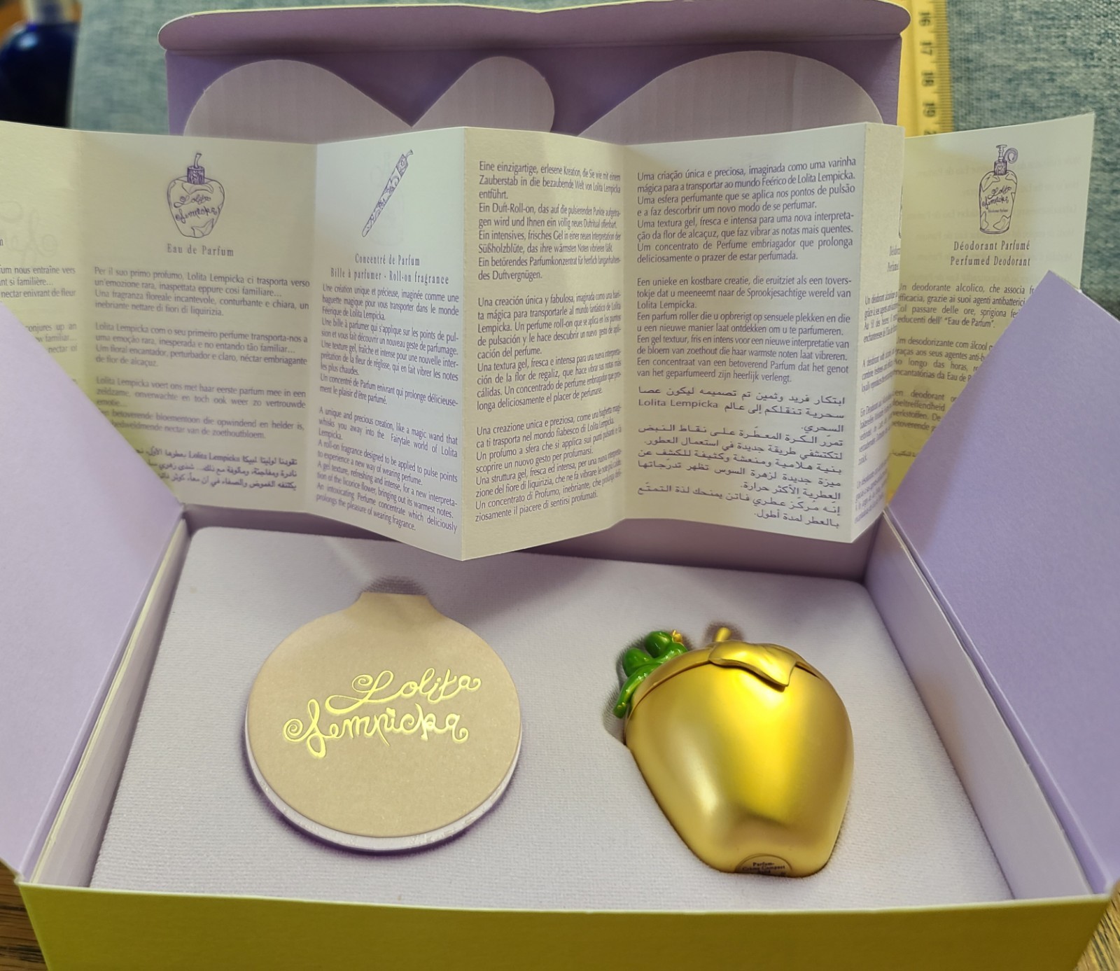 Rare Lolita Lempicka  Solid Perfume In Golden Apple With Frog  Compact #M1