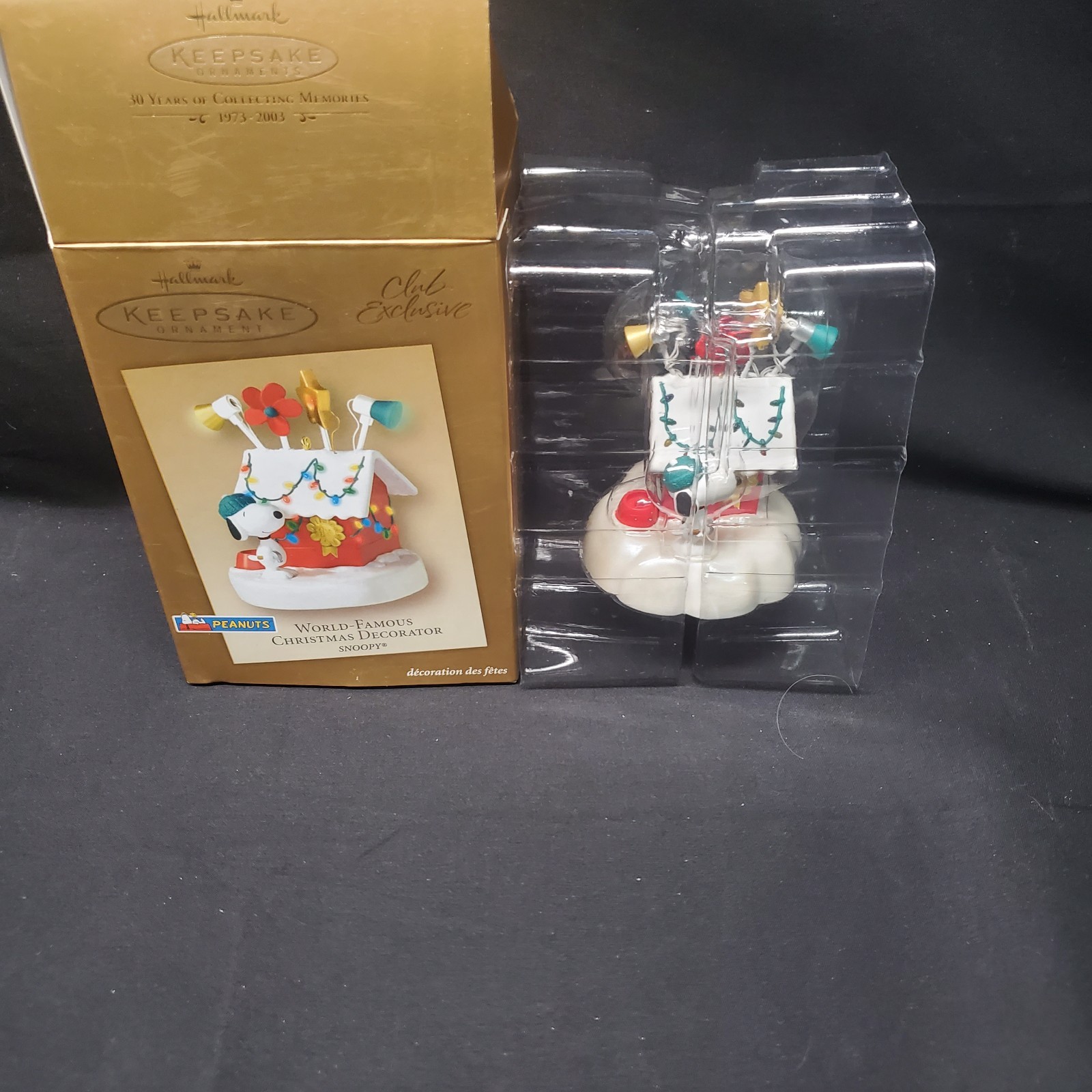 2003 Hallmark Keepsake Peanuts Snoopy World Famous Christmas Decorator Ornament 2003 Hallmark Keepsake Peanuts Snoopy World Famous Christmas Decorator Ornament