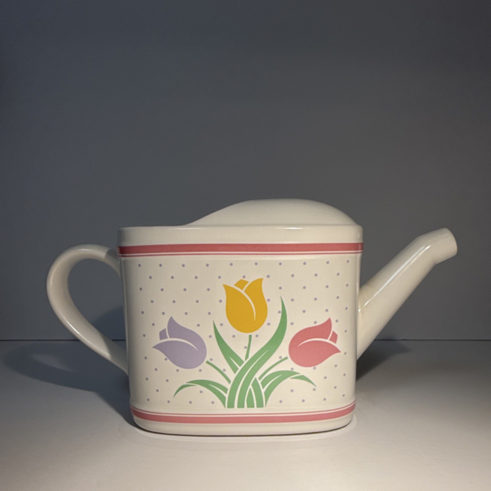 Teleflora 1985 Vintage Ceramic Tea Pot White Tulip Floral Glossy Finish Teleflora 1985 Vintage Ceramic Tea Pot White Tulip Floral Glossy Finish