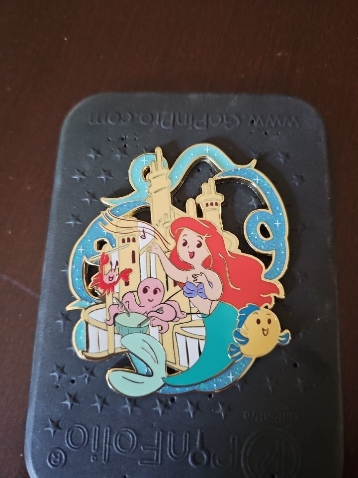 PALM Disney Princess Castle Cuties Jumbo pin - Ariel - The Little Mermaid 750 PALM Disney Princess Castle Cuties Jumbo pin - Ariel - The Little Mermaid 750