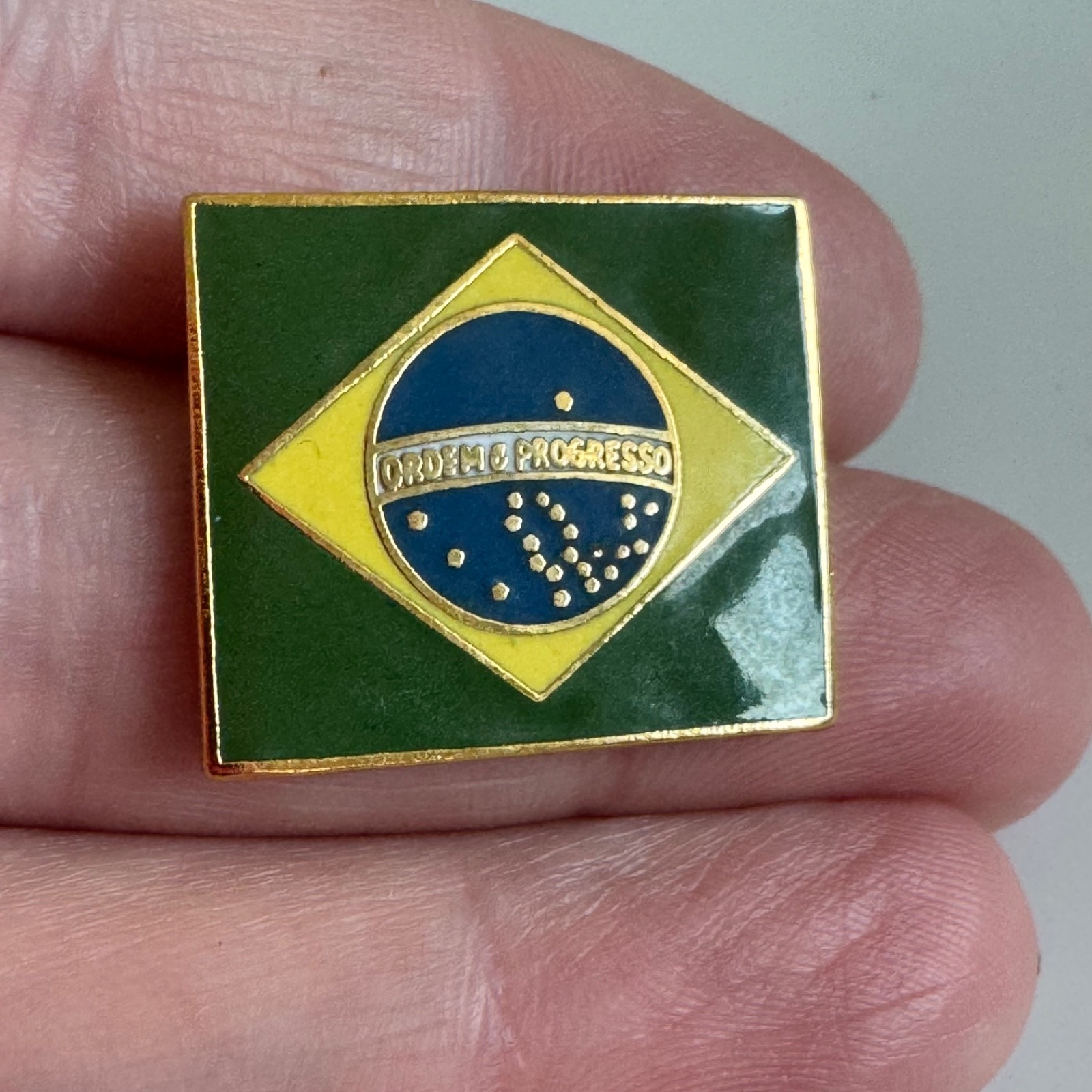Vintage Brazil Flag Enamel Lapel Pin Ordem Progresso Brazilian NOS Souvenir Vintage Brazil Flag Enamel Lapel Pin Ordem Progresso Brazilian NOS Souvenir