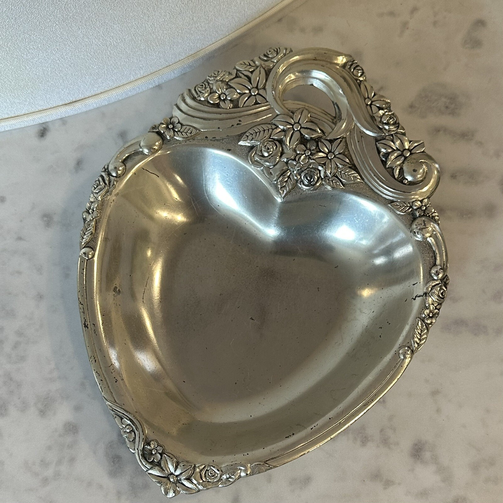 VTG Raimond Japan Tarnish Resistant SilverPlate Heart Dish Embellishment Flowers