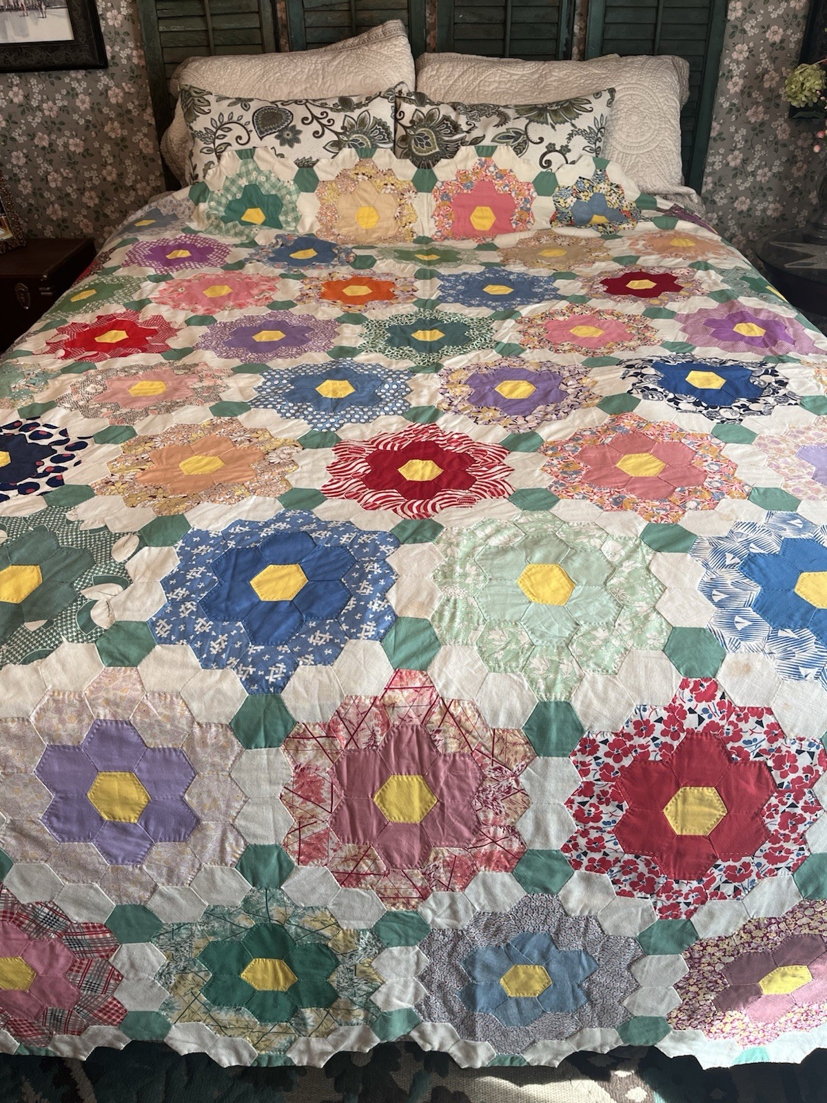 Vintage Handmade Quilt 1930s Grandmothers Garden Handstitched Feedsack Queen Vintage Handmade Quilt 1930s Grandmothers Garden Handstitched Feedsack Queen