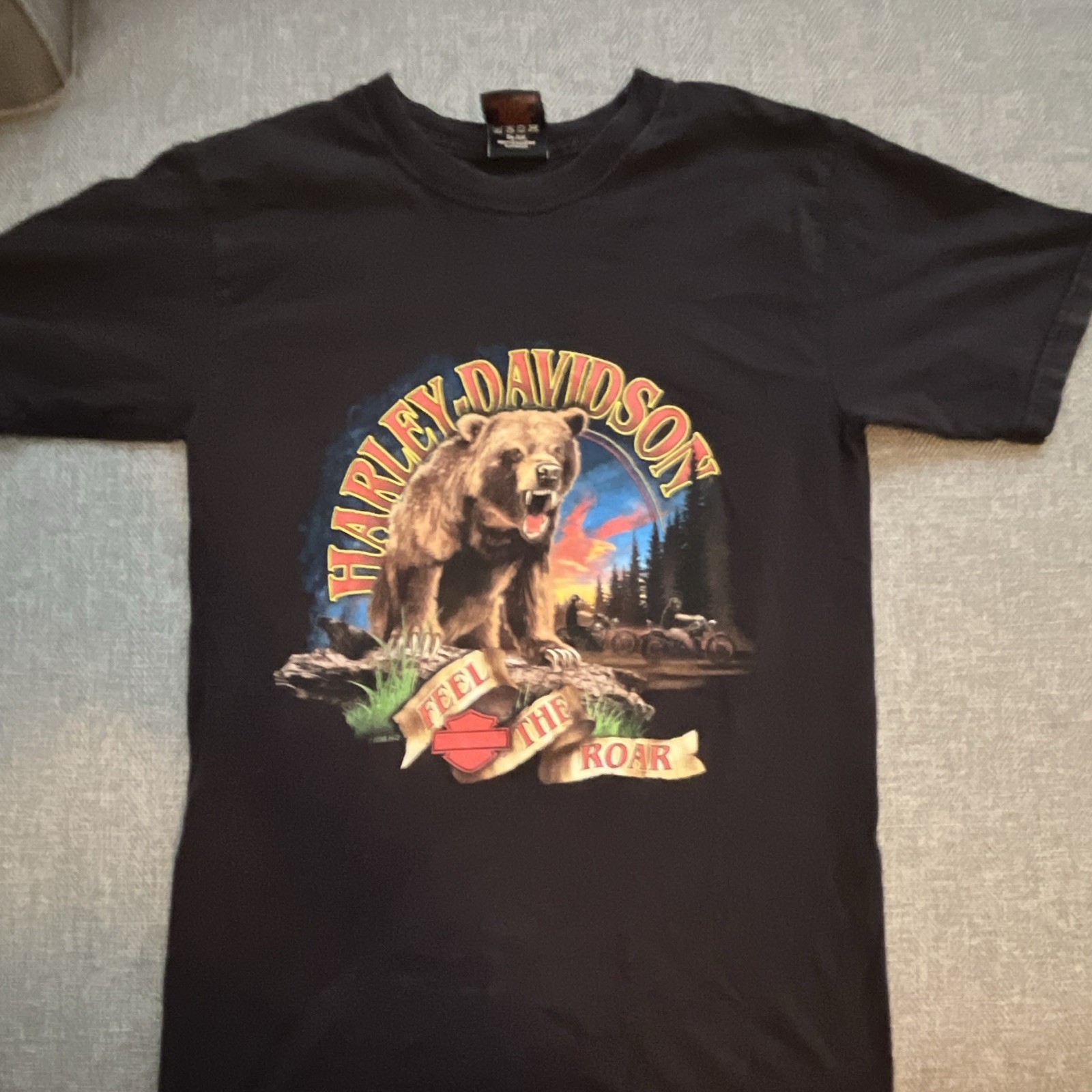 Vintage 2006 Harley-Davidson Feel the Roar Bear Graphic Doha Qatar Size S